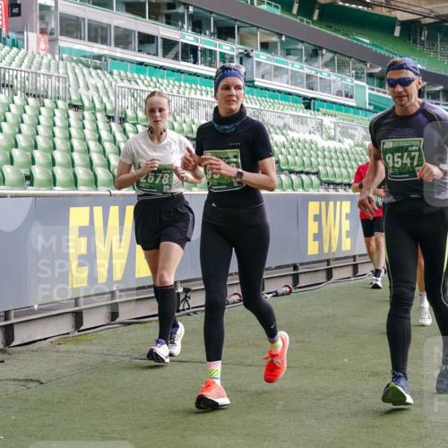 13.09.2026 - 21. swb-Marathon Bremen Michael Burmester http://msf.ph/oto/10430155 13.09.2026 13:27:39 Laufen im Stadion 111, 186, 202, 357, 364, 390, 478, 597, 726, 829, 833, 888, 925, 1077, 1220, 1412, 1473, 1496, 1608, 1700, 1769, 1958, 1961, 1984, 2236, 2273, 2309, 2388, 2404, 2428, 2502, 2507, 2542, 2574, 2576, 2582, 2592, 2725, 2748, 2817, 2875, 2876, 2923, 2965, 3045, 3047, 3050, 3061, 3073, 3084, 3184, 3219, 3359, 3540, 3589, 3592, 3629, 3756, 3826, 3885, 3907, 3978, 4108, 4238, 4457, 4660 meine-sportfotos.de