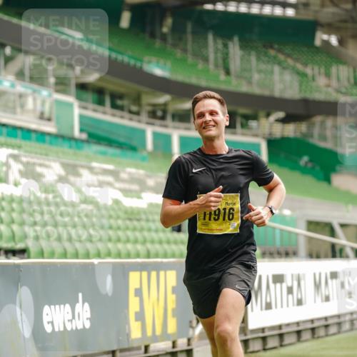 13.09.2026 - 21. swb-Marathon Bremen Michael Burmester http://msf.ph/oto/10430165 13.09.2026 10:21:25 Laufen im Stadion 10244, 10261, 10262, 10818, 10961, 10994, 11067, 11068, 11083, 11142, 11176, 11418, 11512, 11619, 11738, 11854, 11916, 11944, 11964, 12289, 12324, 12358, 12413, 12456, 12513, 12520, 12540, 13505, 13514, 13535, 13540, 13548, 13551, 13558, 13559, 13560, 13568, 13575, 13583, 13588, 13590, 13601, 13605, 13606, 13608, 13610, 13619, 13633, 13636, 13637, 12457, 12458, 13504, 13510, 13517, 13522, 13533, 13536, 13542, 13543, 13554, 13561, 13564, 13579, 13623 meine-sportfotos.de