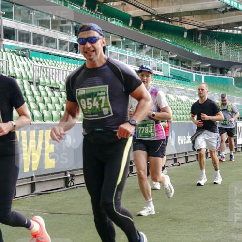 13.09.2026 - 21. swb-Marathon Bremen Michael Burmester http://msf.ph/oto/10430182 13.09.2026 13:27:40 Laufen im Stadion 111, 186, 202, 357, 364, 390, 478, 597, 726, 829, 833, 888, 925, 1077, 1220, 1412, 1473, 1496, 1608, 1700, 1769, 1958, 1961, 1984, 2236, 2273, 2309, 2388, 2404, 2428, 2502, 2507, 2542, 2574, 2576, 2582, 2592, 2725, 2748, 2817, 2875, 2876, 2923, 2965, 3045, 3047, 3050, 3061, 3073, 3084, 3184, 3219, 3359, 3540, 3589, 3592, 3629, 3694, 3756, 3826, 3885, 3907, 3978, 4108, 4238, 4457, 4660 meine-sportfotos.de