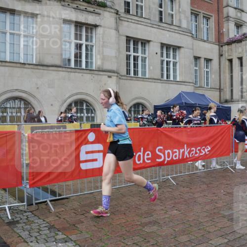 13.09.2026 - Kiel Lauf Yannick Fuchs http://msf.ph/oto/10430184 13.09.2026 11:12:19 Ziel 1000, 1580, 1782, 2118, 5249, 6051, 6053, 2950, 3580, 5156, 5227, 5387, 6053, 6965, 9296, 9572, 9661, 10397, 11713, 625, 1602, 2968, 3598, 9300, 9571, 11599, 12396, 141, 3580, 5156, 6729, 9260, 11756, 12053 meine-sportfotos.de