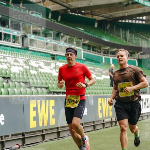 13.09.2026 - 21. swb-Marathon Bremen Michael Burmester http://msf.ph/oto/10430266 13.09.2026 10:21:30 Laufen im Stadion 10244, 10261, 10262, 10302, 10818, 10961, 10994, 11067, 11068, 11083, 11142, 11176, 11418, 11512, 11619, 11738, 11854, 11916, 11944, 11964, 12289, 12324, 12358, 12413, 12456, 12513, 12520, 12540, 13505, 13514, 13535, 13540, 13548, 13551, 13558, 13559, 13568, 13575, 13583, 13587, 13588, 13590, 13601, 13605, 13606, 13608, 13619, 13633, 13636, 13637, 12457, 12458, 13504, 13510, 13522, 13533, 13534, 13536, 13542, 13543, 13554, 13561, 13564, 13579 meine-sportfotos.de