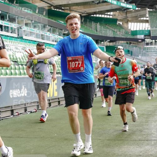 13.09.2026 - 21. swb-Marathon Bremen Michael Burmester http://msf.ph/oto/10430286 13.09.2026 13:27:45 Laufen im Stadion 111, 186, 357, 364, 390, 478, 597, 726, 829, 833, 888, 925, 1077, 1220, 1298, 1325, 1412, 1496, 1608, 1700, 1741, 1769, 1958, 1961, 1984, 2236, 2273, 2309, 2388, 2404, 2428, 2472, 2502, 2507, 2542, 2574, 2576, 2582, 2725, 2743, 2748, 2817, 2875, 2876, 2923, 2965, 3045, 3050, 3061, 3073, 3084, 3184, 3219, 3540, 3589, 3592, 3629, 3694, 3756, 3826, 3853, 3885, 3907, 3978, 4108, 4238, 4457, 4660 meine-sportfotos.de