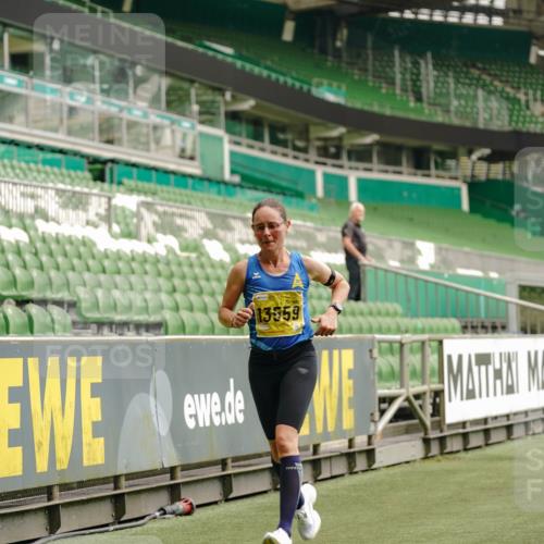 13.09.2026 - 21. swb-Marathon Bremen Michael Burmester http://msf.ph/oto/10430297 13.09.2026 10:21:33 Laufen im Stadion 10244, 10261, 10262, 10302, 10818, 10926, 10961, 10994, 11067, 11068, 11083, 11142, 11176, 11512, 11619, 11738, 11854, 11916, 11944, 11964, 12289, 12324, 12413, 12456, 12513, 12520, 12540, 13505, 13514, 13535, 13540, 13548, 13551, 13558, 13559, 13568, 13575, 13583, 13587, 13588, 13590, 13605, 13606, 13608, 13619, 13633, 13636, 13637, 12457, 12458, 13504, 13510, 13522, 13533, 13534, 13536, 13543, 13554, 13561, 13564, 13579 meine-sportfotos.de