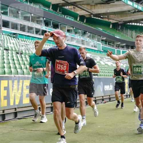 13.09.2026 - 21. swb-Marathon Bremen Michael Burmester http://msf.ph/oto/10430302 13.09.2026 13:03:47 Laufen im Stadion 209, 210, 488, 534, 565, 596, 725, 762, 881, 936, 940, 1014, 1343, 1373, 1458, 1460, 1479, 1611, 1649, 1653, 1771, 2223, 2276, 2364, 2369, 2421, 2434, 2513, 2625, 2668, 2779, 2851, 2872, 2891, 2900, 2934, 2957, 2977, 3028, 3114, 3135, 3217, 3258, 3360, 3402, 3419, 3425, 3454, 3460, 3496, 3510, 3521, 3576, 3579, 3585, 3597, 3603, 3618, 3721, 3796, 3846, 3852, 3859, 3893, 3909, 3938, 3970, 3983, 4077, 4133, 4506, 4558, 242 meine-sportfotos.de