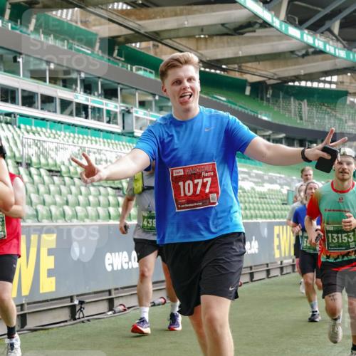 13.09.2026 - 21. swb-Marathon Bremen Michael Burmester http://msf.ph/oto/10430305 13.09.2026 13:27:45 Laufen im Stadion 111, 186, 357, 364, 390, 478, 597, 726, 829, 833, 888, 925, 1077, 1220, 1298, 1325, 1412, 1496, 1608, 1700, 1741, 1769, 1958, 1961, 1984, 2236, 2273, 2309, 2388, 2404, 2428, 2472, 2502, 2507, 2542, 2574, 2576, 2582, 2725, 2743, 2748, 2817, 2875, 2876, 2923, 2965, 3045, 3050, 3061, 3073, 3084, 3184, 3219, 3540, 3589, 3592, 3629, 3694, 3756, 3826, 3853, 3885, 3907, 3978, 4108, 4238, 4457, 4660 meine-sportfotos.de