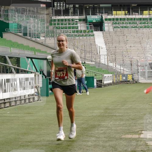 13.09.2026 - 21. swb-Marathon Bremen Michael Burmester http://msf.ph/oto/10430333 13.09.2026 12:20:42 Laufen im Stadion 634, 642, 1957, 513, 917, 1154, 1190, 1192, 1263 meine-sportfotos.de