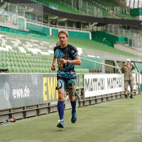 13.09.2026 - 21. swb-Marathon Bremen Michael Burmester http://msf.ph/oto/10430373 13.09.2026 10:21:36 Laufen im Stadion 10244, 10261, 10262, 10302, 10818, 10926, 10961, 10994, 11067, 11068, 11083, 11142, 11176, 11338, 11454, 11512, 11619, 11738, 11854, 11916, 11944, 11964, 12289, 12324, 12413, 12456, 12513, 12520, 12538, 12540, 13505, 13514, 13535, 13539, 13540, 13548, 13551, 13558, 13559, 13568, 13575, 13583, 13587, 13588, 13590, 13605, 13606, 13608, 13619, 13633, 13636, 13637, 12457, 12458, 13504, 13510, 13522, 13533, 13534, 13536, 13543, 13554, 13561, 13564, 13579 meine-sportfotos.de