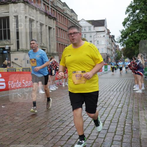 13.09.2026 - Kiel Lauf Yannick Fuchs http://msf.ph/oto/10430391 13.09.2026 11:13:00 Ziel 1168, 3622, 5061, 7065, 11369, 625, 1602, 2827, 2968, 3598, 4461, 4899, 5027, 9300, 9571, 9799, 11599, 12193, 12396, 2696, 3882, 5472, 625, 1000, 1580, 1782, 2968 meine-sportfotos.de