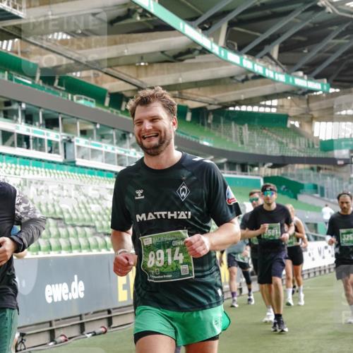 13.09.2026 - 21. swb-Marathon Bremen Michael Burmester http://msf.ph/oto/10430401 13.09.2026 13:27:52 Laufen im Stadion 111, 186, 220, 357, 364, 390, 478, 597, 726, 829, 833, 888, 925, 1077, 1079, 1220, 1298, 1325, 1412, 1496, 1608, 1700, 1741, 1769, 1958, 1961, 1984, 2236, 2273, 2309, 2365, 2388, 2404, 2428, 2472, 2502, 2507, 2542, 2574, 2576, 2582, 2593, 2725, 2743, 2748, 2875, 2876, 2923, 2965, 3045, 3050, 3061, 3073, 3084, 3154, 3184, 3219, 3540, 3589, 3592, 3629, 3694, 3756, 3826, 3853, 3885, 3907, 3978, 4108, 4238, 4457, 4660 meine-sportfotos.de