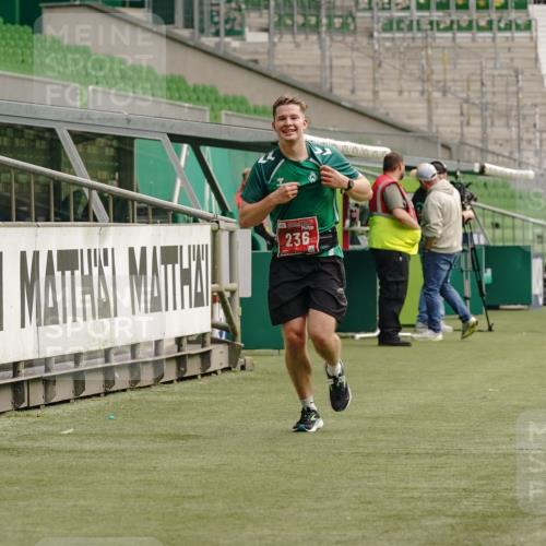 13.09.2026 - 21. swb-Marathon Bremen Michael Burmester http://msf.ph/oto/10430406 13.09.2026 12:22:16 Laufen im Stadion 129, 236, 642, 1957, 1238 meine-sportfotos.de
