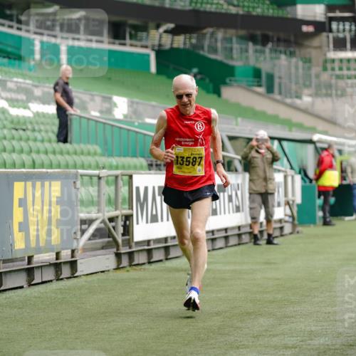 13.09.2026 - 21. swb-Marathon Bremen Michael Burmester http://msf.ph/oto/10430421 13.09.2026 10:21:39 Laufen im Stadion 10244, 10261, 10262, 10302, 10818, 10926, 10961, 10994, 11067, 11068, 11083, 11142, 11176, 11338, 11454, 11512, 11619, 11738, 11854, 11916, 11944, 11964, 12289, 12324, 12456, 12513, 12520, 12538, 12540, 13505, 13507, 13514, 13535, 13539, 13540, 13548, 13551, 13553, 13558, 13559, 13568, 13575, 13583, 13587, 13588, 13590, 13605, 13606, 13608, 13619, 13633, 13636, 13637, 11652, 12457, 12458, 13504, 13510, 13522, 13533, 13534, 13536, 13543, 13554, 13561, 13564 meine-sportfotos.de