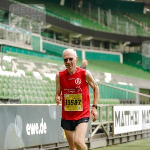 13.09.2026 - 21. swb-Marathon Bremen Michael Burmester http://msf.ph/oto/10430430 13.09.2026 10:21:40 Laufen im Stadion 10244, 10261, 10262, 10302, 10818, 10926, 10961, 10994, 11067, 11068, 11083, 11142, 11176, 11338, 11454, 11512, 11619, 11738, 11854, 11916, 11944, 11964, 12003, 12289, 12324, 12456, 12513, 12520, 12538, 12540, 13505, 13507, 13514, 13535, 13539, 13540, 13548, 13551, 13553, 13558, 13559, 13568, 13575, 13583, 13587, 13588, 13590, 13606, 13608, 13619, 13633, 13636, 13637, 11652, 12457, 12458, 13504, 13522, 13533, 13534, 13536, 13543, 13554, 13561, 13564 meine-sportfotos.de