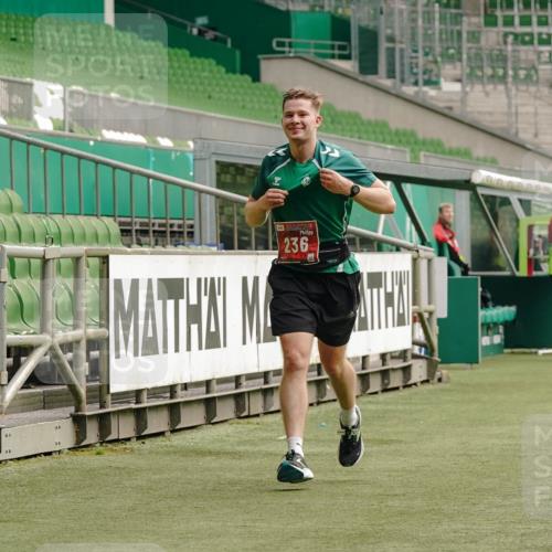 13.09.2026 - 21. swb-Marathon Bremen Michael Burmester http://msf.ph/oto/10430435 13.09.2026 12:22:18 Laufen im Stadion 129, 236, 642, 1957, 1238 meine-sportfotos.de