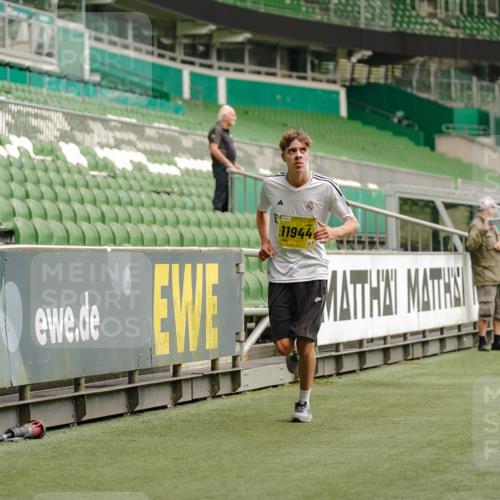 13.09.2026 - 21. swb-Marathon Bremen Michael Burmester http://msf.ph/oto/10430450 13.09.2026 10:21:46 Laufen im Stadion 10244, 10261, 10262, 10302, 10818, 10926, 10961, 11067, 11068, 11083, 11142, 11176, 11338, 11454, 11619, 11738, 11854, 11916, 11944, 11964, 12003, 12289, 12324, 12456, 12513, 12520, 12538, 12540, 13507, 13514, 13535, 13539, 13548, 13551, 13553, 13558, 13559, 13568, 13575, 13583, 13587, 13588, 13590, 13606, 13608, 13619, 13636, 13637, 11652, 12457, 12458, 13504, 13522, 13533, 13534, 13536, 13543, 13554, 13561, 13564 meine-sportfotos.de