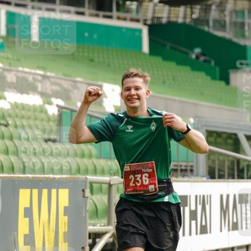 13.09.2026 - 21. swb-Marathon Bremen Michael Burmester http://msf.ph/oto/10430459 13.09.2026 12:22:19 Laufen im Stadion 129, 236, 642, 1957, 1238 meine-sportfotos.de