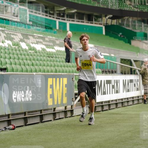 13.09.2026 - 21. swb-Marathon Bremen Michael Burmester http://msf.ph/oto/10430465 13.09.2026 10:21:46 Laufen im Stadion 10244, 10261, 10262, 10302, 10818, 10926, 10961, 11067, 11068, 11083, 11142, 11176, 11338, 11454, 11619, 11738, 11854, 11916, 11944, 11964, 12003, 12289, 12324, 12456, 12513, 12520, 12538, 12540, 13507, 13514, 13535, 13539, 13548, 13551, 13553, 13558, 13559, 13568, 13575, 13583, 13587, 13588, 13590, 13606, 13608, 13619, 13636, 13637, 11652, 12457, 12458, 13504, 13522, 13533, 13534, 13536, 13543, 13554, 13561, 13564 meine-sportfotos.de