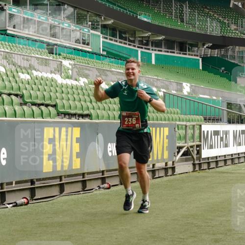 13.09.2026 - 21. swb-Marathon Bremen Michael Burmester http://msf.ph/oto/10430485 13.09.2026 12:22:20 Laufen im Stadion 129, 236, 642, 1957, 1238 meine-sportfotos.de