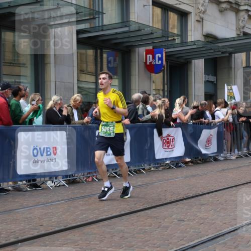 13.09.2026 - 21. swb-Marathon Bremen Strokosch-Dieckow http://msf.ph/oto/10430489 13.09.2026 13:10:25 Ziel 384, 1181, 1385, 1498, 1554, 2347, 2605, 4023, 4727, 5066, 5152, 5155, 5168, 5314, 5387, 5620, 5648, 6267, 7115, 7136, 7881, 9659, 13248, 604, 640, 957, 1277, 3959, 5532, 8033, 8064, 8709 meine-sportfotos.de