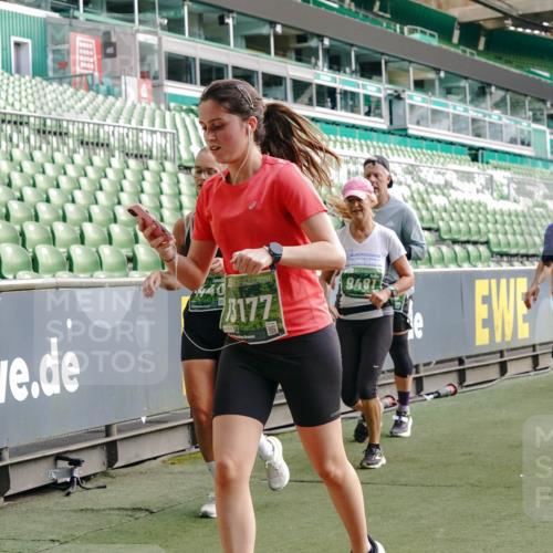 13.09.2026 - 21. swb-Marathon Bremen Michael Burmester http://msf.ph/oto/10430516 13.09.2026 13:27:57 Laufen im Stadion 111, 186, 220, 357, 364, 390, 478, 597, 726, 829, 833, 888, 925, 1079, 1220, 1298, 1325, 1412, 1496, 1608, 1700, 1741, 1769, 1958, 1961, 1984, 2236, 2273, 2309, 2365, 2388, 2404, 2428, 2472, 2502, 2507, 2542, 2574, 2582, 2593, 2725, 2743, 2748, 2875, 2876, 2923, 2965, 3045, 3050, 3061, 3073, 3084, 3154, 3184, 3219, 3540, 3589, 3592, 3694, 3756, 3826, 3853, 3885, 3907, 3978, 4108, 4238, 4457, 4660 meine-sportfotos.de