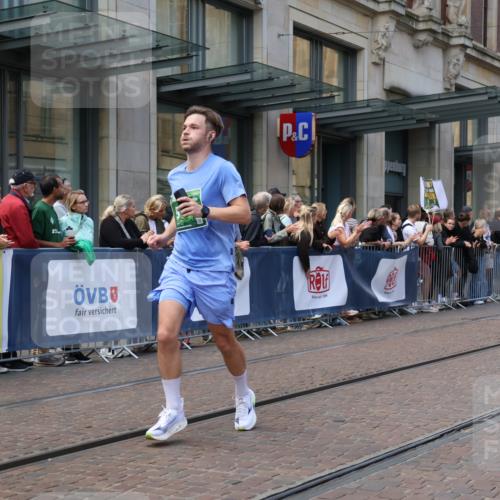 13.09.2026 - 21. swb-Marathon Bremen Strokosch-Dieckow http://msf.ph/oto/10430534 13.09.2026 13:10:27 Ziel 384, 1181, 1385, 1498, 1554, 2347, 2605, 2759, 4023, 4475, 4571, 4727, 5066, 5152, 5155, 5168, 5314, 5387, 5620, 5648, 6267, 7115, 7136, 9659, 13248, 604, 640, 957, 1277, 2605, 3959, 5532, 7881, 8033, 8064, 8709 meine-sportfotos.de