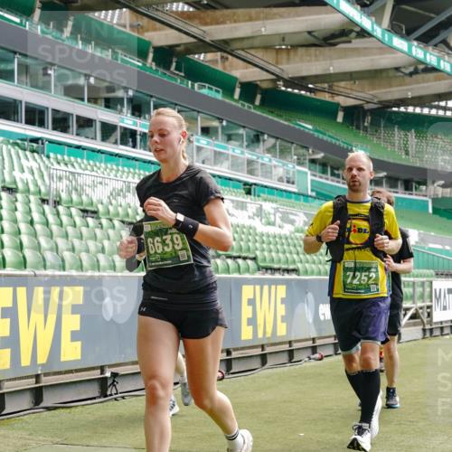 13.09.2026 - 21. swb-Marathon Bremen Michael Burmester http://msf.ph/oto/10430537 13.09.2026 13:03:50 Laufen im Stadion 209, 210, 488, 534, 565, 596, 725, 762, 881, 936, 940, 1014, 1343, 1373, 1456, 1458, 1460, 1479, 1611, 1649, 1653, 1771, 2223, 2276, 2364, 2369, 2421, 2430, 2434, 2452, 2513, 2625, 2779, 2851, 2872, 2891, 2900, 2910, 2934, 2957, 2977, 3028, 3114, 3135, 3217, 3258, 3360, 3402, 3419, 3425, 3454, 3460, 3496, 3510, 3521, 3576, 3579, 3585, 3597, 3618, 3796, 3846, 3852, 3859, 3893, 3909, 3938, 3970, 3983, 4077, 4133, 4506, 4558, 242 meine-sportfotos.de