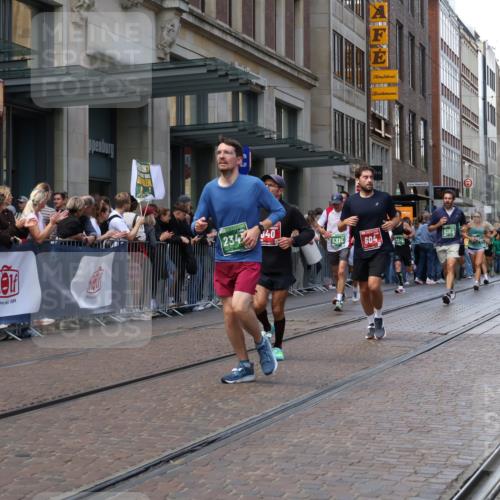 13.09.2026 - 21. swb-Marathon Bremen Strokosch-Dieckow http://msf.ph/oto/10430542 13.09.2026 13:10:30 Ziel 384, 1181, 1385, 1498, 1554, 2021, 2347, 2759, 4023, 4475, 4571, 4727, 5066, 5079, 5152, 5155, 5168, 5314, 5387, 5648, 7115, 7136, 9622, 9659, 13248, 604, 640, 957, 1277, 2605, 3959, 5532, 5620, 6267, 7881, 8033, 8064, 8709 meine-sportfotos.de