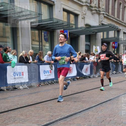 13.09.2026 - 21. swb-Marathon Bremen Strokosch-Dieckow http://msf.ph/oto/10430559 13.09.2026 13:10:30 Ziel 384, 1181, 1385, 1498, 1554, 2021, 2347, 2759, 4023, 4475, 4571, 4727, 5066, 5079, 5152, 5155, 5168, 5314, 5387, 5648, 7115, 7136, 9622, 9659, 13248, 604, 640, 957, 1277, 2605, 3959, 5532, 5620, 6267, 7881, 8033, 8064, 8709 meine-sportfotos.de