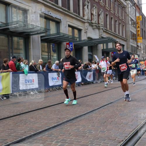 13.09.2026 - 21. swb-Marathon Bremen Strokosch-Dieckow http://msf.ph/oto/10430577 13.09.2026 13:10:32 Ziel 384, 697, 1181, 1385, 1498, 1554, 2021, 2347, 2759, 4023, 4475, 4571, 4727, 5066, 5079, 5152, 5155, 5168, 5314, 5387, 5648, 6657, 7115, 7136, 9622, 9659, 13248, 604, 640, 957, 1181, 1277, 2605, 3959, 4727, 5532, 5620, 6267, 7881, 8033, 8064, 8709 meine-sportfotos.de