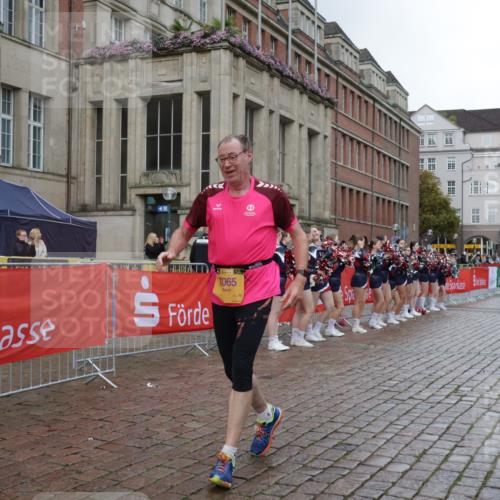 13.09.2026 - Kiel Lauf Yannick Fuchs http://msf.ph/oto/10430599 13.09.2026 11:13:27 Ziel 328, 2290, 2607, 4299, 6237, 9860, 10432, 11210, 11666, 12234, 2696, 3882, 5061, 5472, 7065, 11369, 8492, 8831, 9552, 9553, 9787, 10660, 1168, 3622, 4461, 7065, 9799 meine-sportfotos.de
