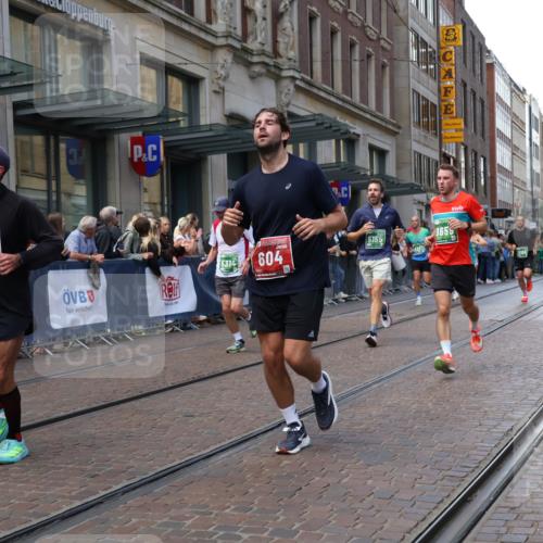 13.09.2026 - 21. swb-Marathon Bremen Strokosch-Dieckow http://msf.ph/oto/10430601 13.09.2026 13:10:32 Ziel 384, 697, 1181, 1385, 1498, 1554, 2021, 2347, 2759, 4023, 4475, 4571, 4727, 5066, 5079, 5152, 5155, 5168, 5314, 5387, 5648, 6657, 7115, 7136, 9622, 9659, 13248, 604, 640, 957, 1181, 1277, 2605, 3959, 4727, 5532, 5620, 6267, 7881, 8033, 8064, 8709 meine-sportfotos.de