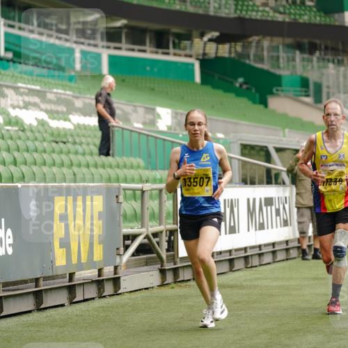 13.09.2026 - 21. swb-Marathon Bremen Michael Burmester http://msf.ph/oto/10430609 13.09.2026 10:21:51 Laufen im Stadion 10244, 10261, 10262, 10302, 10818, 10926, 10961, 11067, 11068, 11083, 11142, 11338, 11454, 11619, 11738, 11854, 11916, 11944, 11964, 12003, 12289, 12324, 12456, 12513, 12520, 12538, 12540, 13507, 13514, 13519, 13535, 13539, 13548, 13551, 13553, 13559, 13568, 13575, 13583, 13584, 13587, 13590, 13606, 13608, 13619, 13636, 13637, 13641, 10475, 11481, 11652, 12457, 12458, 13504, 13522, 13533, 13534, 13536, 13543, 13554, 13561, 13564 meine-sportfotos.de