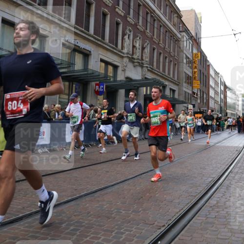 13.09.2026 - 21. swb-Marathon Bremen Strokosch-Dieckow http://msf.ph/oto/10430628 13.09.2026 13:10:33 Ziel 384, 697, 1385, 1498, 1554, 2021, 2347, 2759, 4023, 4475, 4571, 5066, 5079, 5152, 5155, 5168, 5314, 5387, 5648, 6471, 6657, 7115, 7136, 9622, 9659, 13248, 604, 640, 957, 1181, 1277, 1554, 2605, 3959, 4727, 5532, 5620, 6267, 7881, 8033, 8064, 8709 meine-sportfotos.de