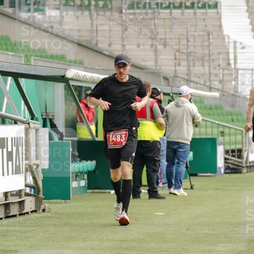 13.09.2026 - 21. swb-Marathon Bremen Michael Burmester http://msf.ph/oto/10430629 13.09.2026 12:23:40 Laufen im Stadion 129, 149, 236, 289, 798, 1483, 1490, 1567, 634, 1957 meine-sportfotos.de