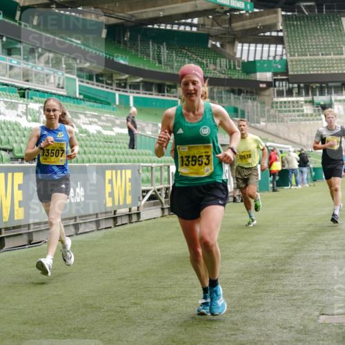 13.09.2026 - 21. swb-Marathon Bremen Michael Burmester http://msf.ph/oto/10430630 13.09.2026 10:21:53 Laufen im Stadion 10244, 10261, 10262, 10302, 10441, 10818, 10926, 10961, 11067, 11068, 11083, 11142, 11338, 11454, 11619, 11738, 11854, 11916, 11944, 11964, 12003, 12289, 12324, 12456, 12513, 12520, 12538, 12540, 13507, 13514, 13519, 13535, 13539, 13548, 13551, 13553, 13559, 13568, 13575, 13583, 13584, 13587, 13590, 13606, 13608, 13619, 13636, 13637, 13641, 10475, 11481, 11652, 12457, 12458, 13504, 13522, 13533, 13534, 13536, 13543, 13554, 13561, 13564 meine-sportfotos.de