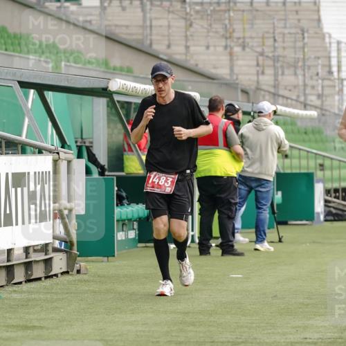 13.09.2026 - 21. swb-Marathon Bremen Michael Burmester http://msf.ph/oto/10430636 13.09.2026 12:23:40 Laufen im Stadion 129, 149, 236, 289, 798, 1483, 1490, 1567, 634, 1957 meine-sportfotos.de