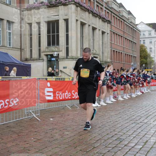 13.09.2026 - Kiel Lauf Yannick Fuchs http://msf.ph/oto/10430657 13.09.2026 11:13:37 Ziel 328, 2290, 2607, 4299, 8492, 9787, 9860, 10660, 11210, 12234, 2290, 2696, 3882, 5472, 6237, 10432, 11369, 11666, 12234, 4575, 8831, 9552, 9553, 5061, 11369 meine-sportfotos.de