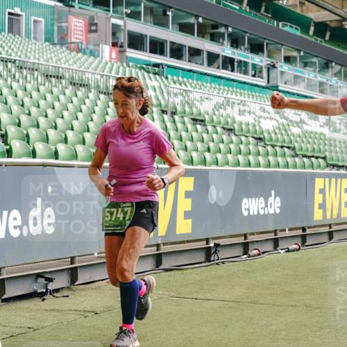 13.09.2026 - 21. swb-Marathon Bremen Michael Burmester http://msf.ph/oto/10430672 13.09.2026 13:03:54 Laufen im Stadion 209, 210, 488, 534, 565, 596, 725, 762, 881, 940, 1014, 1343, 1373, 1456, 1458, 1460, 1479, 1611, 1649, 1653, 1771, 2223, 2276, 2364, 2369, 2421, 2430, 2434, 2452, 2513, 2625, 2779, 2851, 2872, 2891, 2900, 2910, 2934, 2957, 2977, 3028, 3114, 3135, 3217, 3258, 3360, 3402, 3419, 3425, 3454, 3460, 3496, 3510, 3521, 3576, 3579, 3585, 3597, 3618, 3796, 3846, 3859, 3893, 3909, 3938, 3970, 3983, 4077, 4133, 4558, 242 meine-sportfotos.de