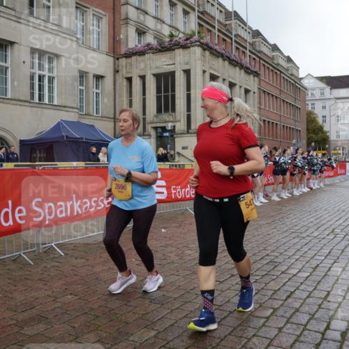 13.09.2026 - Kiel Lauf Yannick Fuchs http://msf.ph/oto/10430680 13.09.2026 11:13:44 Ziel 4575, 8831, 9552, 9553, 9787, 10660, 328, 2290, 2607, 2696, 4299, 5472, 6237, 8492, 9860, 10432, 11210, 11666, 12234, 2696, 3882, 5472, 11369 meine-sportfotos.de