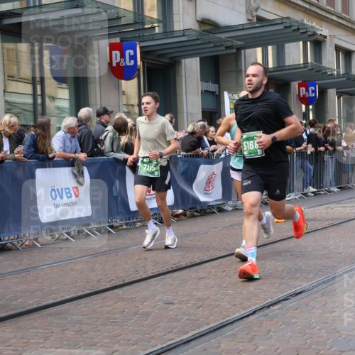 13.09.2026 - 21. swb-Marathon Bremen Strokosch-Dieckow http://msf.ph/oto/10430687 13.09.2026 13:10:36 Ziel 335, 384, 697, 1385, 1498, 2021, 2347, 2759, 4023, 4475, 4571, 5066, 5079, 5155, 5168, 5314, 5387, 6471, 6657, 7115, 7136, 8183, 9410, 9622, 9659, 13248, 604, 640, 1181, 1277, 1554, 2605, 3959, 4727, 5066, 5152, 5532, 5620, 5648, 6267, 7881, 8033, 8064, 8709 meine-sportfotos.de
