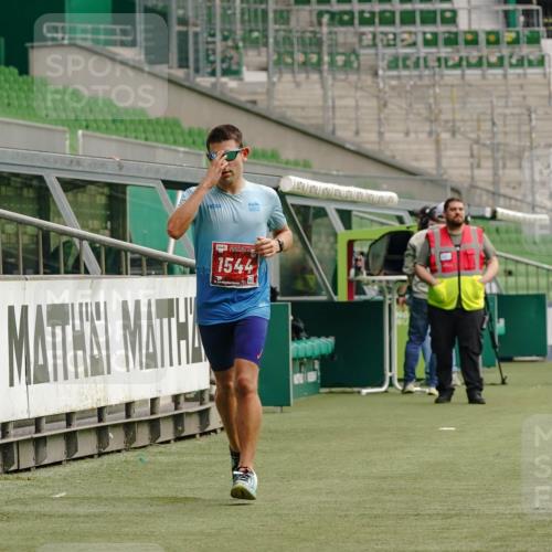 13.09.2026 - 21. swb-Marathon Bremen Michael Burmester http://msf.ph/oto/10430716 13.09.2026 12:24:25 Laufen im Stadion 149, 289, 798, 814, 1313, 1483, 1490, 1544, 1567, 634, 642, 1957 meine-sportfotos.de