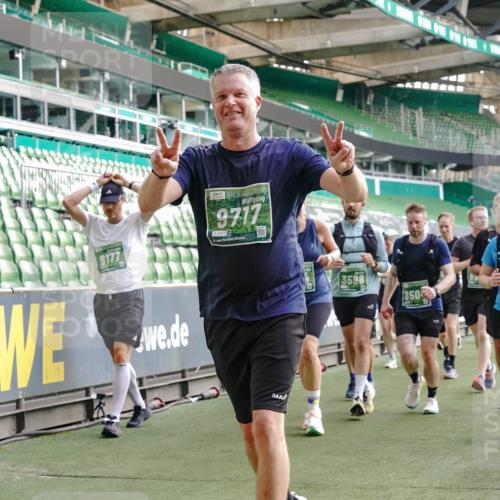 13.09.2026 - 21. swb-Marathon Bremen Michael Burmester http://msf.ph/oto/10430726 13.09.2026 13:28:11 Laufen im Stadion 111, 186, 220, 357, 364, 478, 597, 726, 829, 888, 925, 1079, 1220, 1298, 1325, 1412, 1496, 1608, 1700, 1741, 1769, 1777, 1958, 1961, 1984, 2236, 2309, 2365, 2388, 2404, 2472, 2502, 2507, 2542, 2574, 2593, 2725, 2743, 2748, 2868, 2875, 2876, 2923, 2924, 2991, 3045, 3050, 3061, 3073, 3154, 3184, 3219, 3321, 3540, 3589, 3592, 3595, 3678, 3694, 3756, 3798, 3826, 3853, 3885, 3907, 3978, 3987, 4108, 4238, 4457, 4660 meine-sportfotos.de