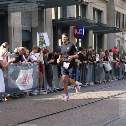 13.09.2026 - 21. swb-Marathon Bremen Strokosch-Dieckow http://msf.ph/oto/10430742 13.09.2026 13:10:39 Ziel 335, 384, 697, 1385, 1498, 2021, 2347, 2759, 3484, 3647, 4023, 4475, 4571, 5079, 5155, 5168, 5314, 5387, 6471, 6657, 7115, 7136, 8183, 9410, 9622, 9659, 13248, 604, 640, 1181, 1277, 1554, 2347, 2605, 3959, 4727, 5066, 5152, 5532, 5620, 5648, 6267, 7881, 8033, 8709 meine-sportfotos.de