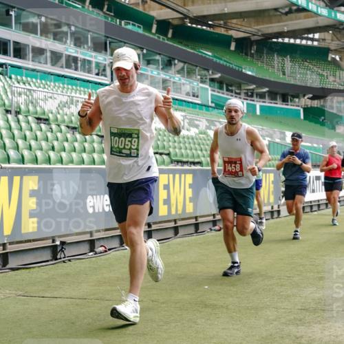 13.09.2026 - 21. swb-Marathon Bremen Michael Burmester http://msf.ph/oto/10430744 13.09.2026 13:03:56 Laufen im Stadion 209, 210, 488, 534, 565, 596, 725, 762, 881, 940, 1014, 1343, 1373, 1456, 1458, 1460, 1479, 1611, 1649, 1653, 1687, 1771, 2223, 2276, 2364, 2369, 2421, 2430, 2434, 2452, 2513, 2625, 2779, 2851, 2872, 2891, 2900, 2910, 2934, 2957, 2977, 3028, 3114, 3135, 3217, 3258, 3360, 3402, 3419, 3425, 3454, 3460, 3496, 3510, 3521, 3576, 3579, 3585, 3597, 3618, 3796, 3846, 3859, 3893, 3909, 3938, 3970, 3983, 4077, 4133, 4558, 242 meine-sportfotos.de