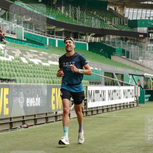 13.09.2026 - 21. swb-Marathon Bremen Michael Burmester http://msf.ph/oto/10430775 13.09.2026 12:24:47 Laufen im Stadion 149, 289, 798, 814, 1313, 1483, 1490, 1544, 1567, 634, 642, 1957 meine-sportfotos.de