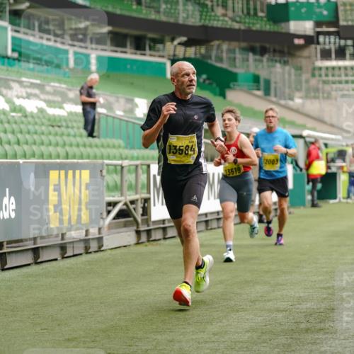 13.09.2026 - 21. swb-Marathon Bremen Michael Burmester http://msf.ph/oto/10430785 13.09.2026 10:22:01 Laufen im Stadion 10244, 10302, 10441, 10926, 10961, 11083, 11142, 11338, 11454, 11619, 11738, 11854, 11916, 11944, 11964, 12003, 12289, 12370, 12456, 12513, 12520, 12538, 13507, 13513, 13514, 13519, 13535, 13539, 13548, 13551, 13553, 13559, 13568, 13575, 13584, 13587, 13606, 13608, 13636, 13641, 10475, 11481, 11652, 12457, 12458, 13504, 13533, 13534, 13536, 13541, 13543, 13554, 13561, 13564 meine-sportfotos.de