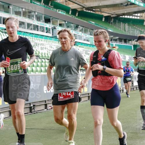 13.09.2026 - 21. swb-Marathon Bremen Michael Burmester http://msf.ph/oto/10430787 13.09.2026 13:28:16 Laufen im Stadion 111, 186, 220, 357, 364, 478, 597, 685, 726, 729, 829, 888, 925, 986, 1079, 1220, 1298, 1325, 1384, 1412, 1496, 1608, 1700, 1741, 1769, 1777, 1958, 1961, 1984, 2236, 2365, 2388, 2404, 2472, 2502, 2507, 2542, 2574, 2593, 2725, 2743, 2748, 2862, 2868, 2875, 2876, 2923, 2924, 2991, 3045, 3050, 3061, 3073, 3154, 3184, 3219, 3238, 3321, 3540, 3589, 3592, 3594, 3595, 3678, 3694, 3756, 3798, 3826, 3853, 3885, 3907, 3978, 3987, 4108, 4238, 4457, 4660 meine-sportfotos.de
