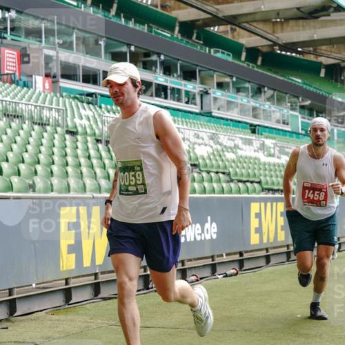 13.09.2026 - 21. swb-Marathon Bremen Michael Burmester http://msf.ph/oto/10430789 13.09.2026 13:03:56 Laufen im Stadion 209, 210, 488, 534, 565, 596, 725, 762, 881, 940, 1014, 1343, 1373, 1456, 1458, 1460, 1479, 1611, 1649, 1653, 1687, 1771, 2223, 2276, 2364, 2369, 2421, 2430, 2434, 2452, 2513, 2625, 2779, 2851, 2872, 2891, 2900, 2910, 2934, 2957, 2977, 3028, 3114, 3135, 3217, 3258, 3360, 3402, 3419, 3425, 3454, 3460, 3496, 3510, 3521, 3576, 3579, 3585, 3597, 3618, 3796, 3846, 3859, 3893, 3909, 3938, 3970, 3983, 4077, 4133, 4558, 242 meine-sportfotos.de