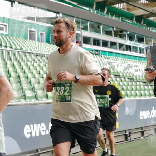 13.09.2026 - 21. swb-Marathon Bremen Michael Burmester http://msf.ph/oto/10430816 13.09.2026 13:28:18 Laufen im Stadion 111, 186, 220, 357, 364, 478, 597, 685, 726, 729, 829, 888, 925, 986, 1079, 1220, 1298, 1325, 1384, 1412, 1496, 1608, 1700, 1741, 1769, 1777, 1958, 1961, 1984, 2236, 2365, 2388, 2404, 2472, 2502, 2507, 2574, 2593, 2725, 2743, 2748, 2862, 2868, 2875, 2876, 2923, 2924, 2991, 3045, 3050, 3061, 3073, 3154, 3184, 3219, 3238, 3321, 3540, 3589, 3592, 3594, 3595, 3678, 3694, 3755, 3756, 3798, 3826, 3853, 3885, 3907, 3953, 3978, 3987, 4108, 4238, 4457, 4660 meine-sportfotos.de