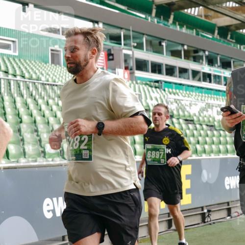 13.09.2026 - 21. swb-Marathon Bremen Michael Burmester http://msf.ph/oto/10430820 13.09.2026 13:28:18 Laufen im Stadion 111, 186, 220, 357, 364, 478, 597, 685, 726, 729, 829, 888, 925, 986, 1079, 1220, 1298, 1325, 1384, 1412, 1496, 1608, 1700, 1741, 1769, 1777, 1958, 1961, 1984, 2236, 2365, 2388, 2404, 2472, 2502, 2507, 2574, 2593, 2725, 2743, 2748, 2862, 2868, 2875, 2876, 2923, 2924, 2991, 3045, 3050, 3061, 3073, 3154, 3184, 3219, 3238, 3321, 3540, 3589, 3592, 3594, 3595, 3678, 3694, 3755, 3756, 3798, 3826, 3853, 3885, 3907, 3953, 3978, 3987, 4108, 4238, 4457, 4660 meine-sportfotos.de