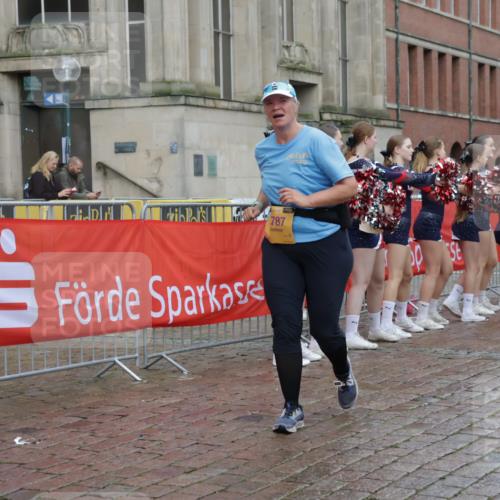 13.09.2026 - Kiel Lauf Yannick Fuchs http://msf.ph/oto/10430835 13.09.2026 11:14:09 Ziel 397, 489, 9272, 9873, 4575, 8831, 9552, 9553, 9787, 10660, 283, 1338, 1339, 3278, 5478, 7998, 328, 2290, 2607, 4299, 8492, 9787, 9860, 11210, 12234 meine-sportfotos.de